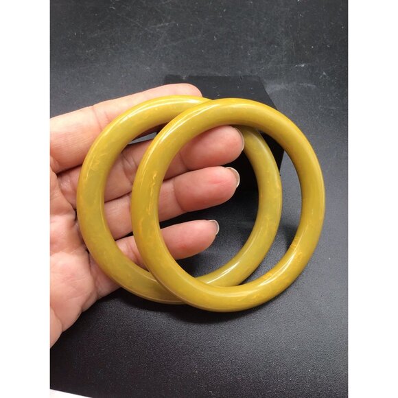 Vintage Stack Bracelets Bakelite Bangles Pair of Yellow Green Early Plastic Thin - Picture 3 of 6